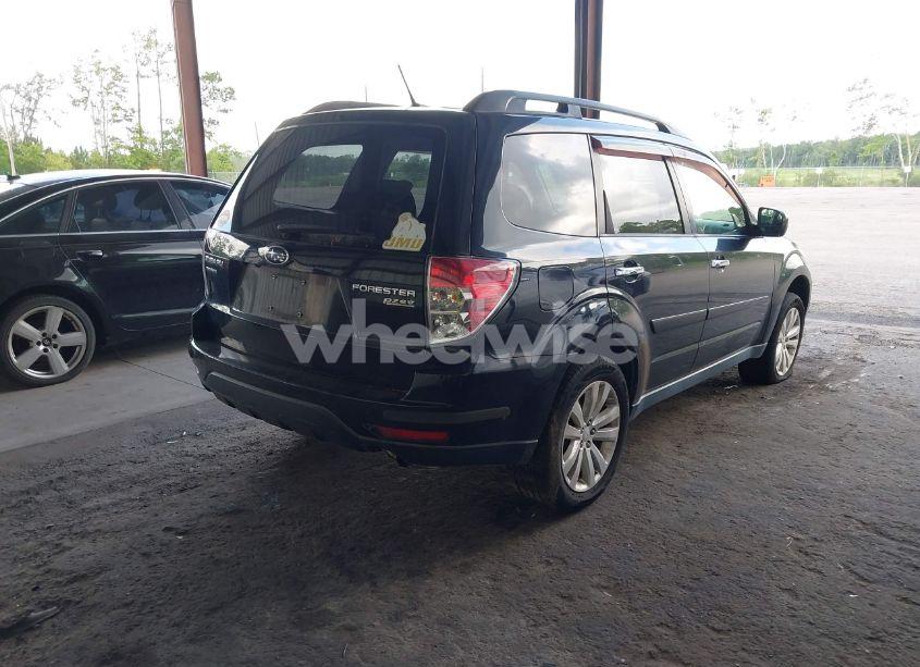 Photo 4 of 2013 Subaru Forester 2.5X PREMIUM (VIN JF2SHADC2DH414921)