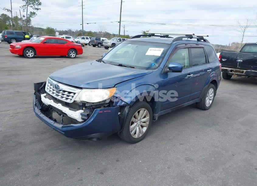 Photo 2 of 2013 Subaru Forester 2.5X PREMIUM (VIN JF2SHADC2DH441763)