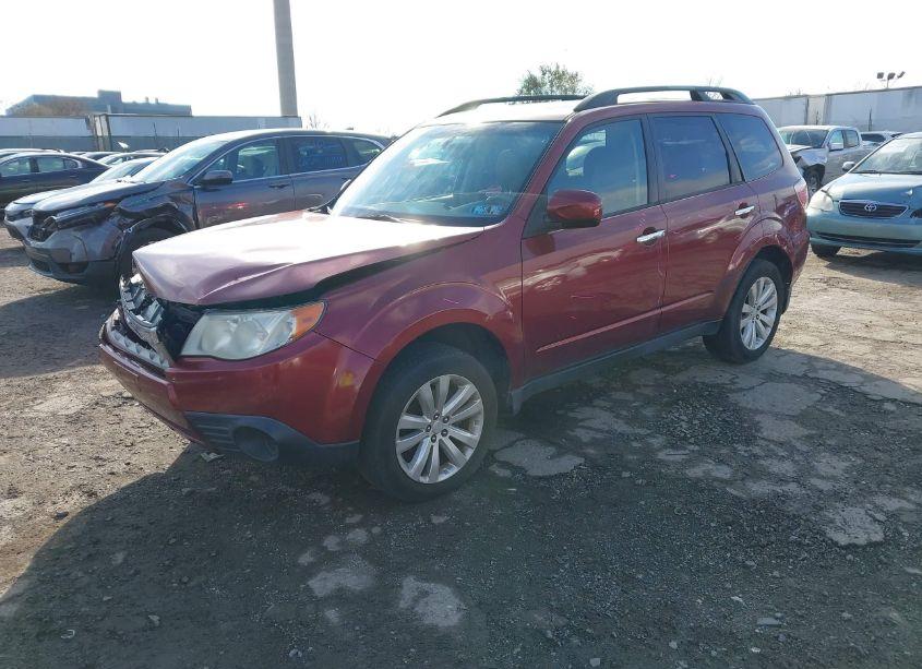 Photo 2 of 2011 Subaru Forester 2.5X PREMIUM (VIN JF2SHADC3BG702675)