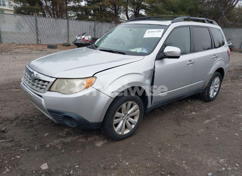 Photo 2 of 2011 Subaru Forester 2.5X PREMIUM (VIN JF2SHADC3BH705974)