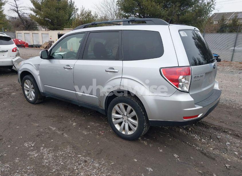 Photo 3 of 2011 Subaru Forester 2.5X PREMIUM (VIN JF2SHADC3BH705974)