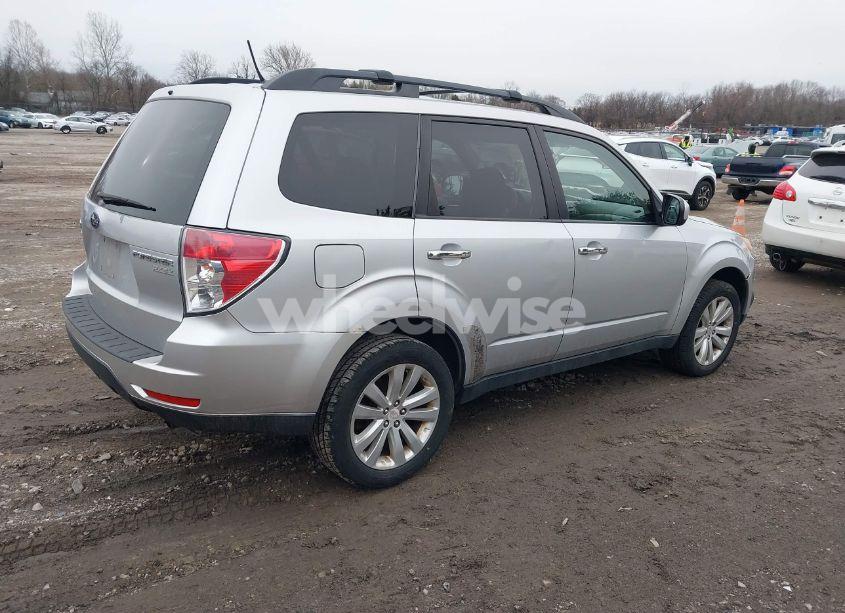 Photo 4 of 2011 Subaru Forester 2.5X PREMIUM (VIN JF2SHADC3BH705974)