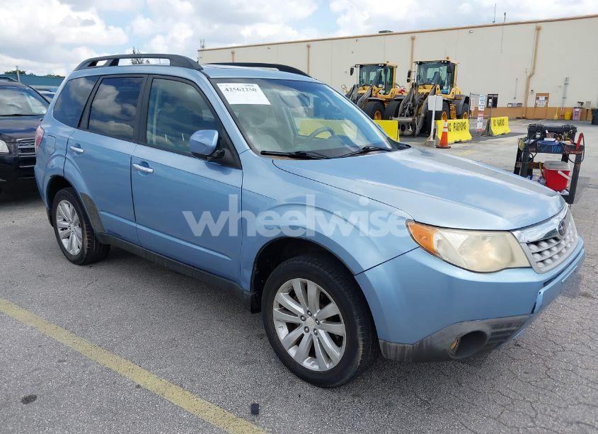 2011 Subaru Forester 2.5X PREMIUM (VIN JF2SHADC3BH729918) main photo