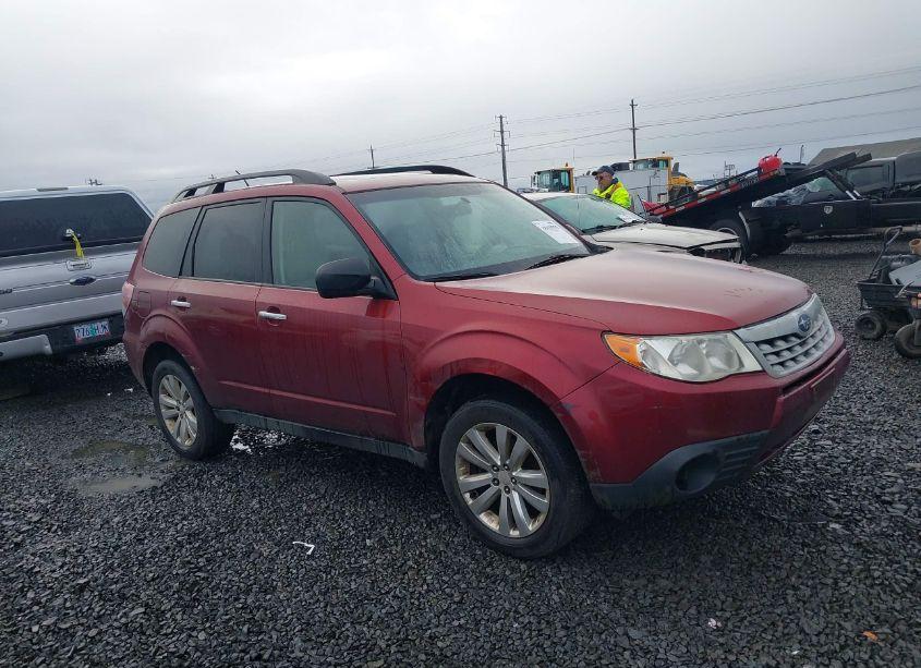 2011 Subaru Forester 2.5X PREMIUM (VIN JF2SHADC3BH739199) main photo