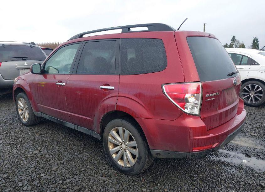 Photo 3 of 2011 Subaru Forester 2.5X PREMIUM (VIN JF2SHADC3BH739199)