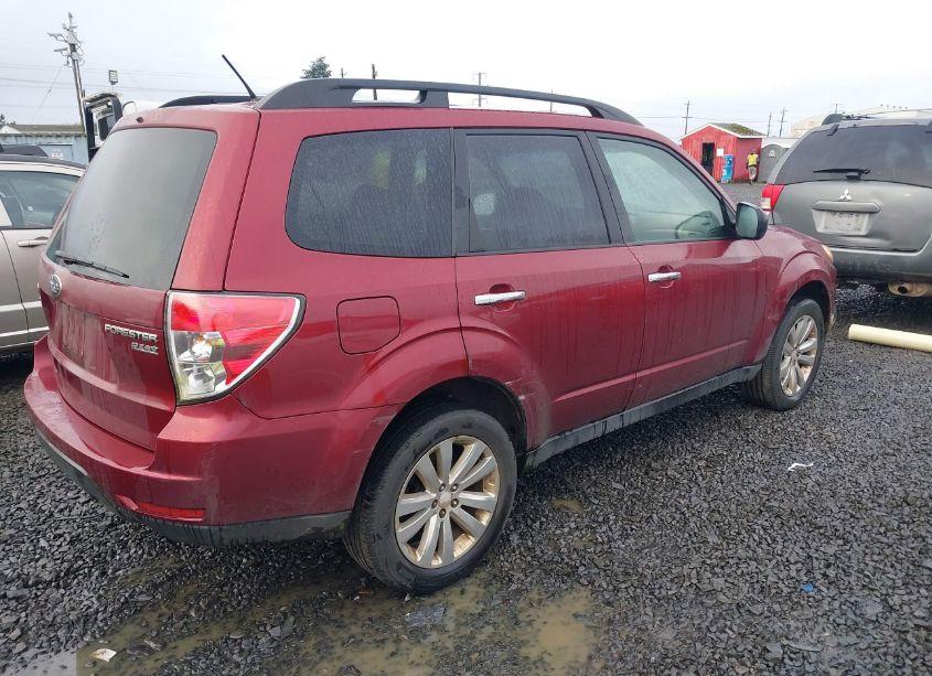 Photo 4 of 2011 Subaru Forester 2.5X PREMIUM (VIN JF2SHADC3BH739199)