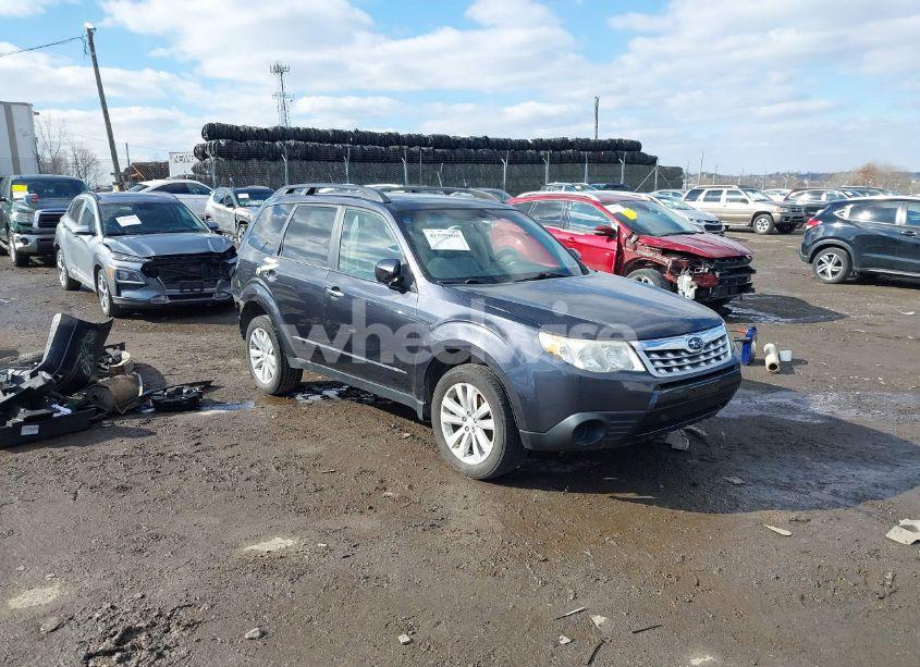 2011 Subaru Forester 2.5X PREMIUM (VIN JF2SHADC3BH748775) main photo