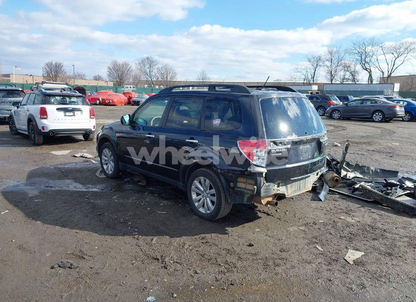 Photo 3 of 2011 Subaru Forester 2.5X PREMIUM (VIN JF2SHADC3BH748775)