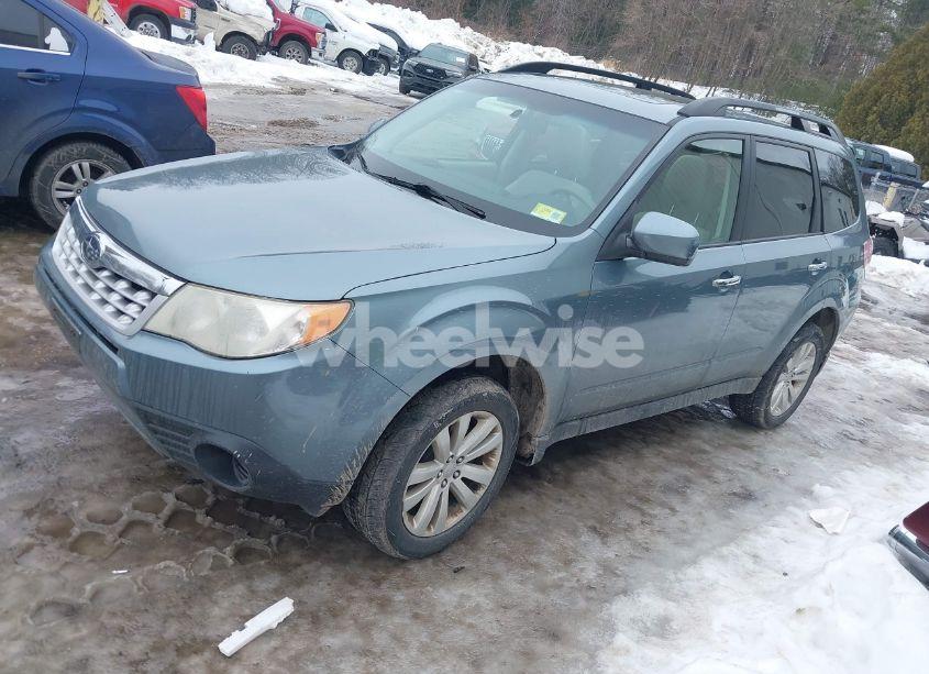 Photo 2 of 2013 Subaru Forester 2.5X PREMIUM (VIN JF2SHADC3DG406333)