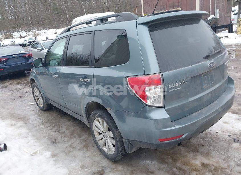 Photo 3 of 2013 Subaru Forester 2.5X PREMIUM (VIN JF2SHADC3DG406333)