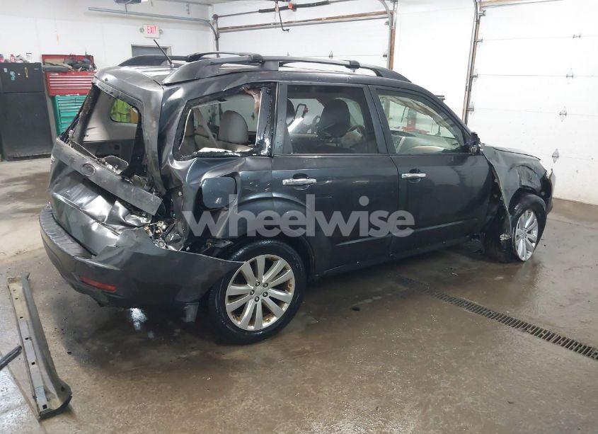 Photo 4 of 2013 Subaru Forester 2.5X PREMIUM (VIN JF2SHADC3DH409033)