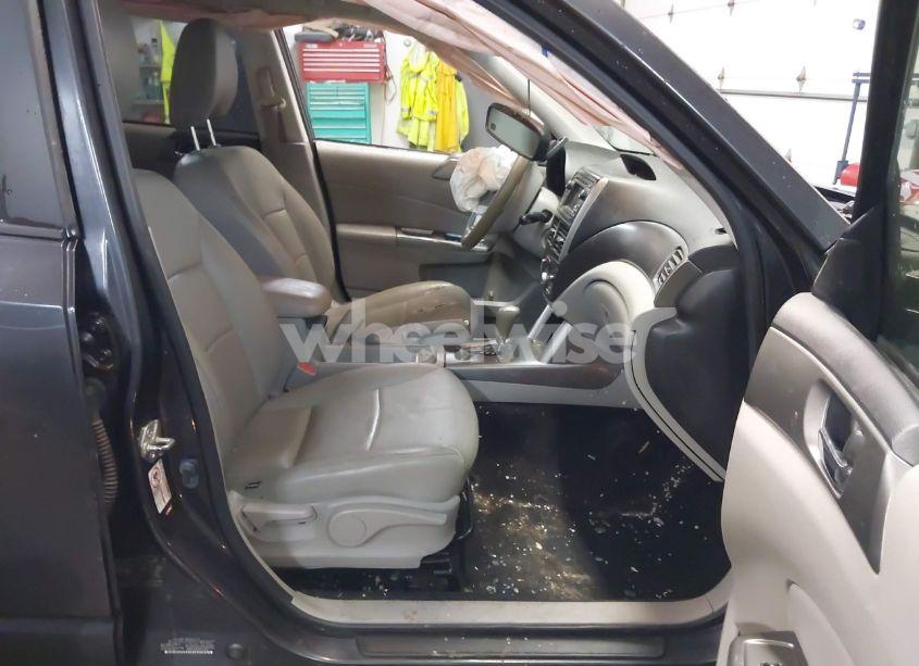 Photo 5 of 2013 Subaru Forester 2.5X PREMIUM (VIN JF2SHADC3DH409033)