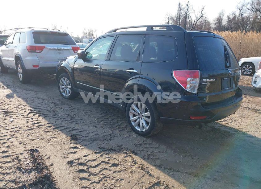 Photo 3 of 2011 Subaru Forester 2.5X PREMIUM (VIN JF2SHADC4BH728311)