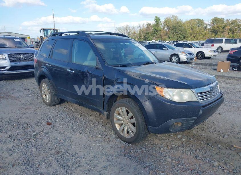 2011 Subaru Forester 2.5X PREMIUM (VIN JF2SHADC4BH778674) main photo