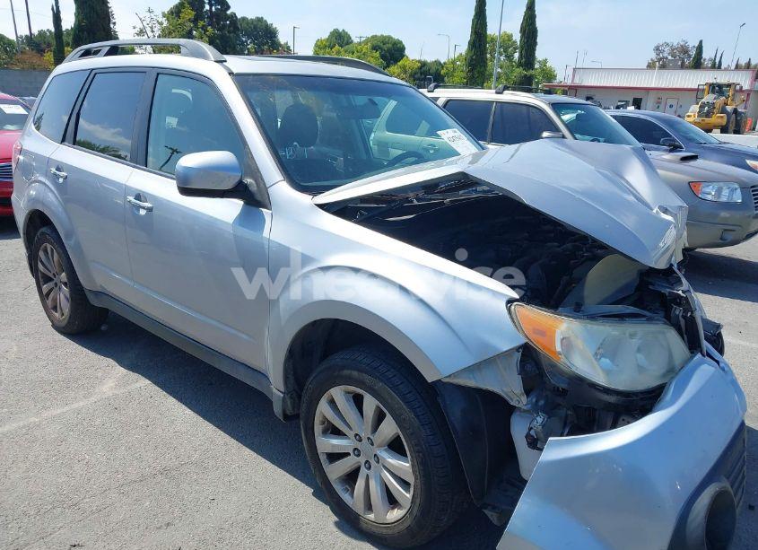 2013 Subaru Forester 2.5X PREMIUM (VIN JF2SHADC4DH403421) main photo