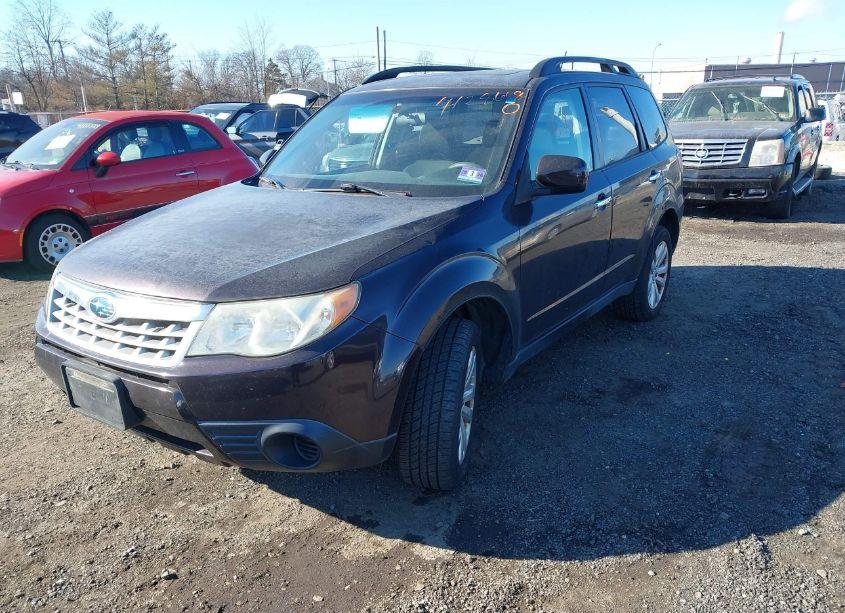 Photo 2 of 2013 Subaru Forester 2.5X PREMIUM (VIN JF2SHADC4DH430005)