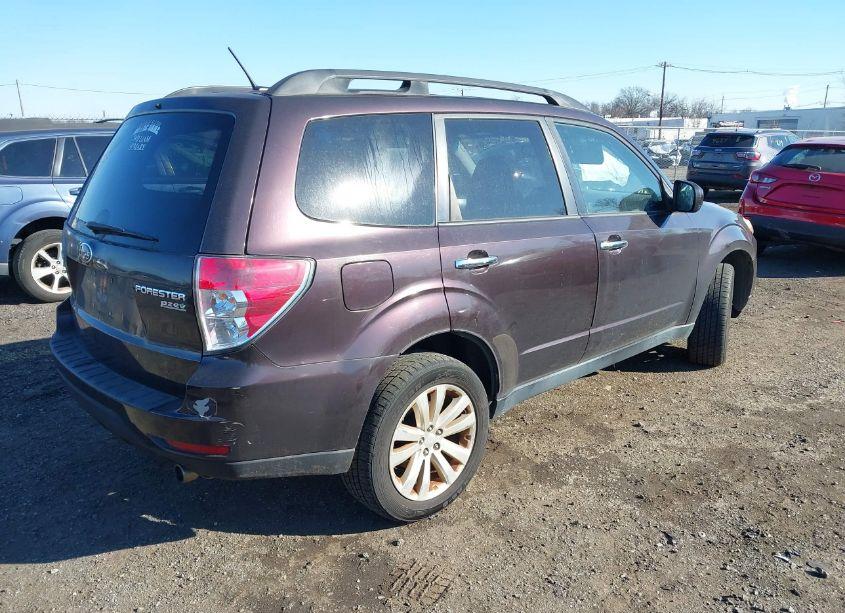 Photo 4 of 2013 Subaru Forester 2.5X PREMIUM (VIN JF2SHADC4DH430005)