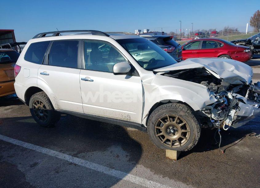 2013 Subaru Forester 2.5X PREMIUM (VIN JF2SHADC4DH444521) main photo