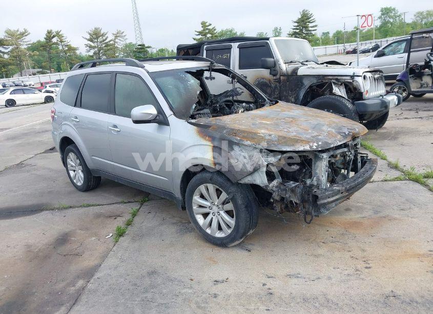 2013 Subaru Forester 2.5X PREMIUM (VIN JF2SHADC4DH444650) main photo