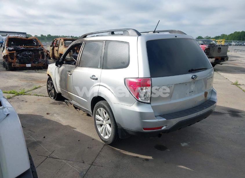 Photo 3 of 2013 Subaru Forester 2.5X PREMIUM (VIN JF2SHADC4DH444650)