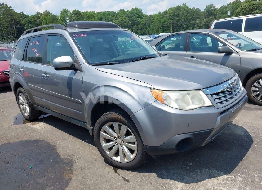 2011 Subaru Forester 2.5X PREMIUM (VIN JF2SHADC5BH739026) main photo