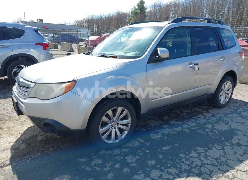 Photo 2 of 2011 Subaru Forester 2.5X PREMIUM (VIN JF2SHADC5BH744470)
