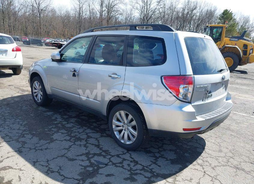Photo 3 of 2011 Subaru Forester 2.5X PREMIUM (VIN JF2SHADC5BH744470)