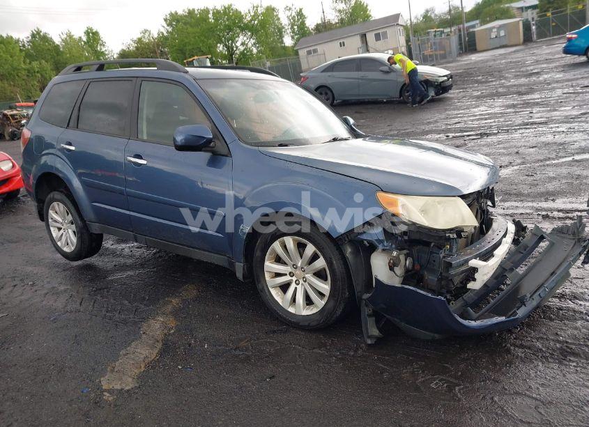 2011 Subaru Forester 2.5X PREMIUM (VIN JF2SHADC5BH748759) main photo