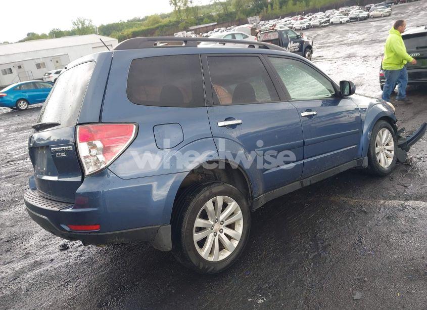 Photo 4 of 2011 Subaru Forester 2.5X PREMIUM (VIN JF2SHADC5BH748759)