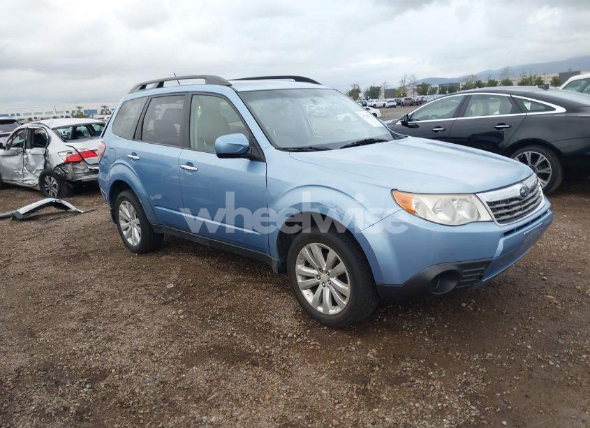 2012 Subaru Forester 2.5X PREMIUM (VIN JF2SHADC5CH422056) main photo