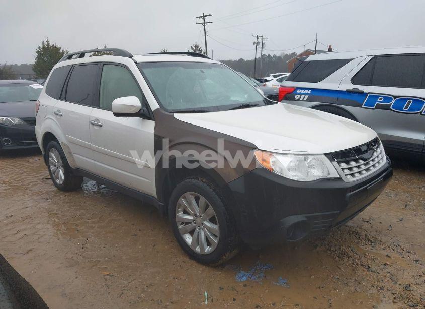2013 Subaru Forester 2.5X PREMIUM (VIN JF2SHADC5DG417088) main photo