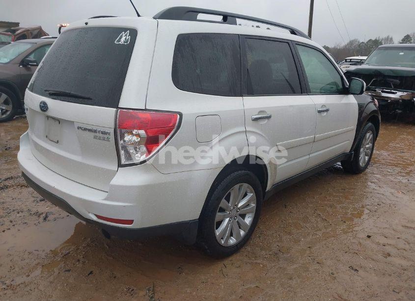 Photo 4 of 2013 Subaru Forester 2.5X PREMIUM (VIN JF2SHADC5DG417088)