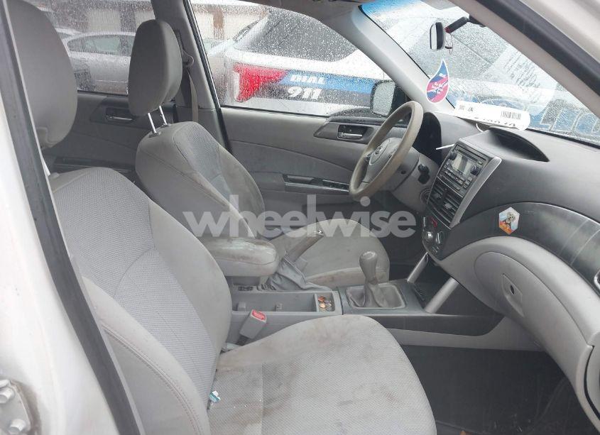 Photo 5 of 2013 Subaru Forester 2.5X PREMIUM (VIN JF2SHADC5DG417088)