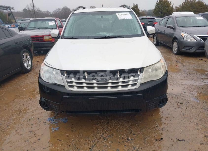 Photo 6 of 2013 Subaru Forester 2.5X PREMIUM (VIN JF2SHADC5DG417088)