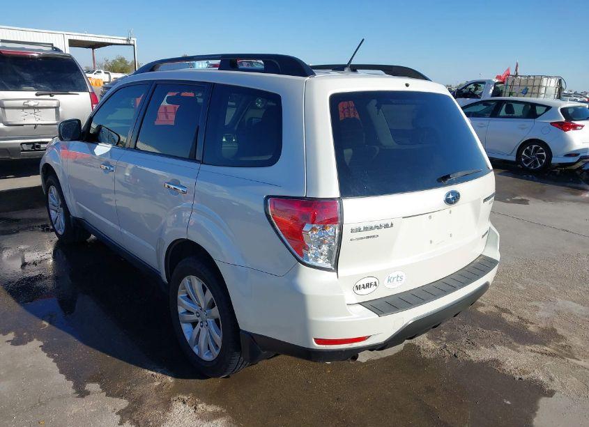 Photo 3 of 2013 Subaru Forester 2.5X PREMIUM (VIN JF2SHADC5DH421877)