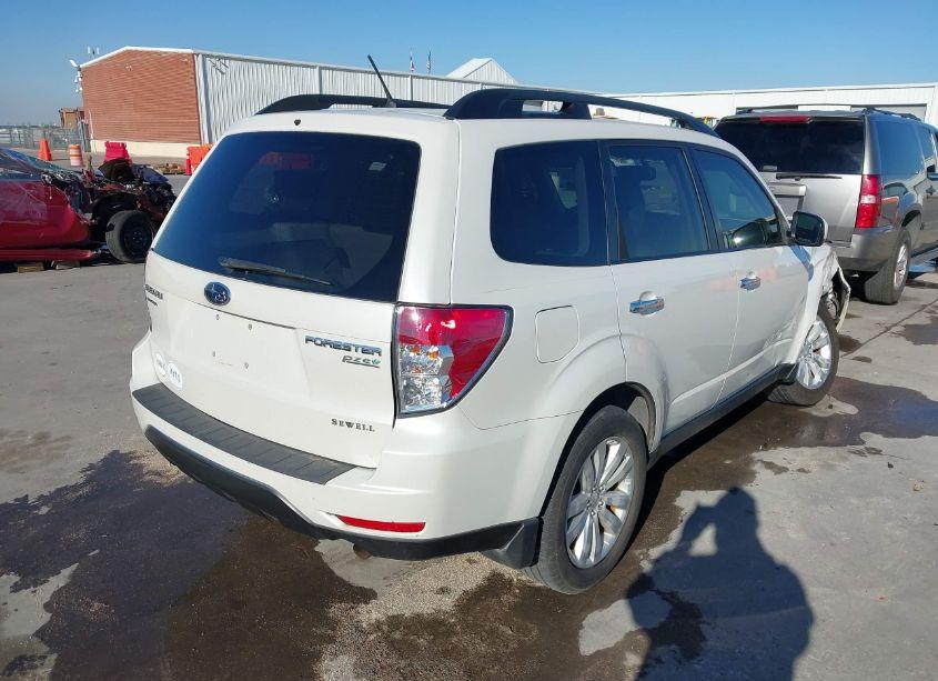 Photo 4 of 2013 Subaru Forester 2.5X PREMIUM (VIN JF2SHADC5DH421877)