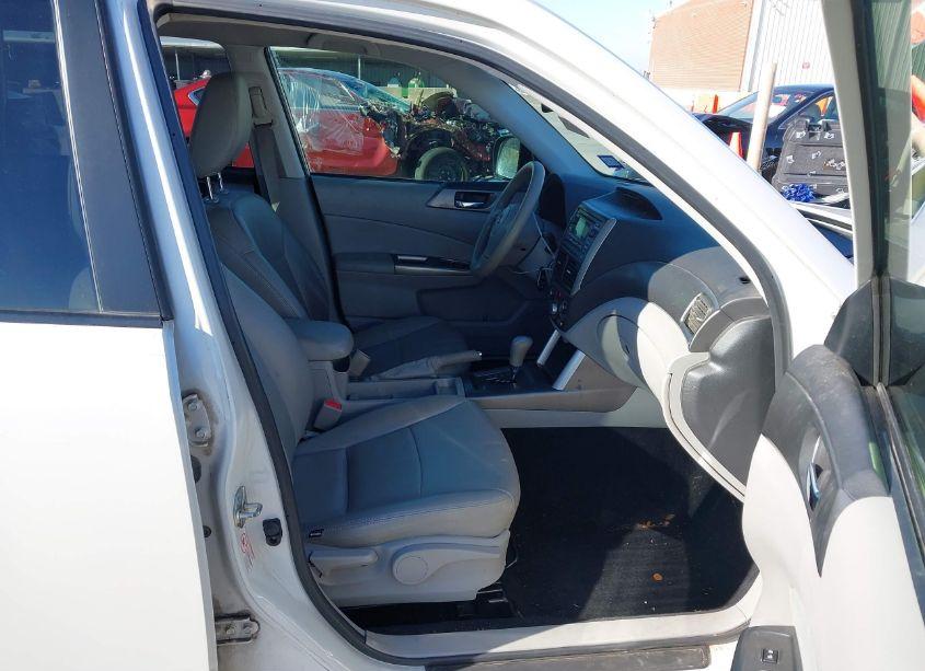 Photo 5 of 2013 Subaru Forester 2.5X PREMIUM (VIN JF2SHADC5DH421877)