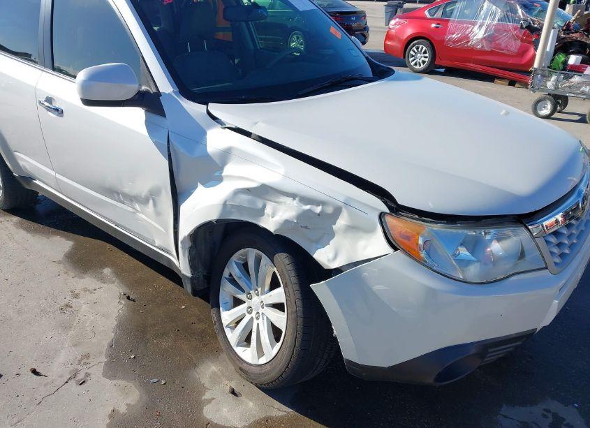 Photo 6 of 2013 Subaru Forester 2.5X PREMIUM (VIN JF2SHADC5DH421877)