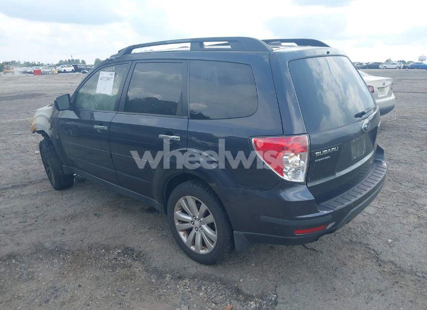 Photo 3 of 2011 Subaru Forester 2.5X PREMIUM (VIN JF2SHADC6BH726057)