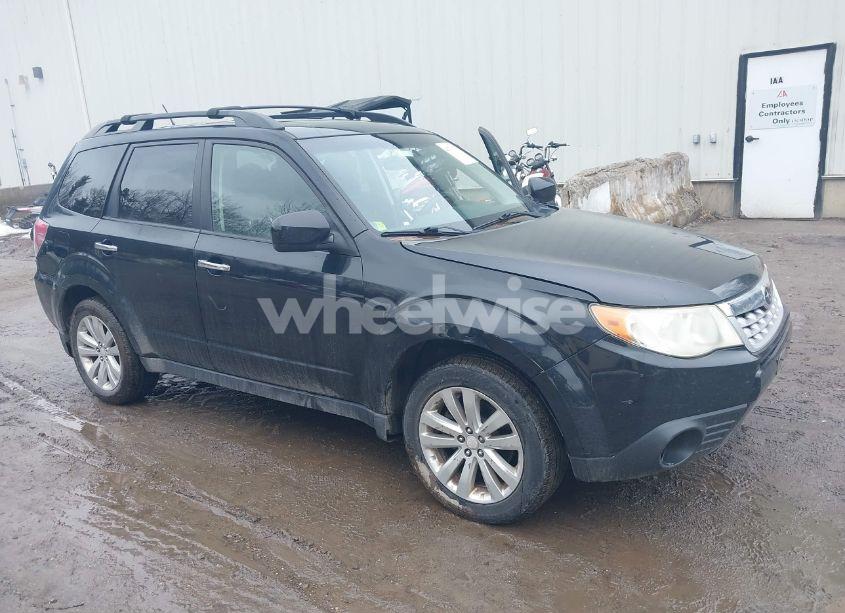 2011 Subaru Forester 2.5X PREMIUM (VIN JF2SHADC6BH728875) main photo