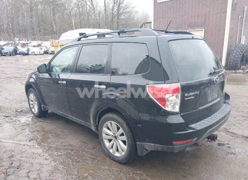 Photo 3 of 2011 Subaru Forester 2.5X PREMIUM (VIN JF2SHADC6BH728875)