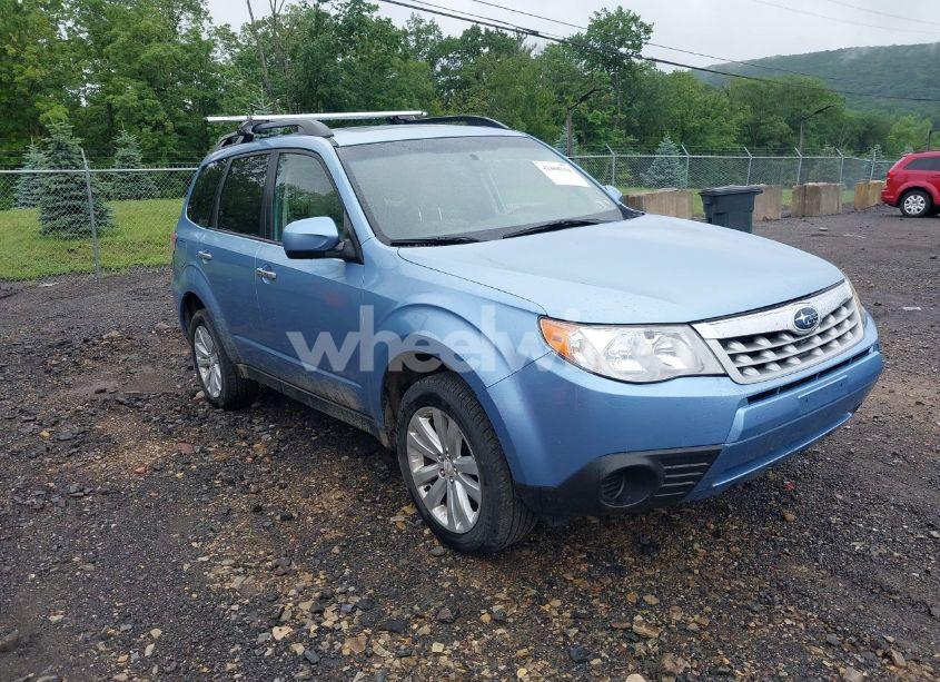 2011 Subaru Forester 2.5X PREMIUM (VIN JF2SHADC6BH755106) main photo