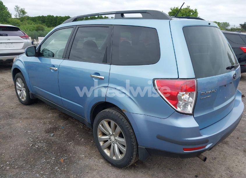Photo 3 of 2011 Subaru Forester 2.5X PREMIUM (VIN JF2SHADC6BH758877)