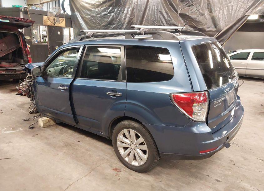 Photo 3 of 2011 Subaru Forester 2.5X PREMIUM (VIN JF2SHADC6BH779633)