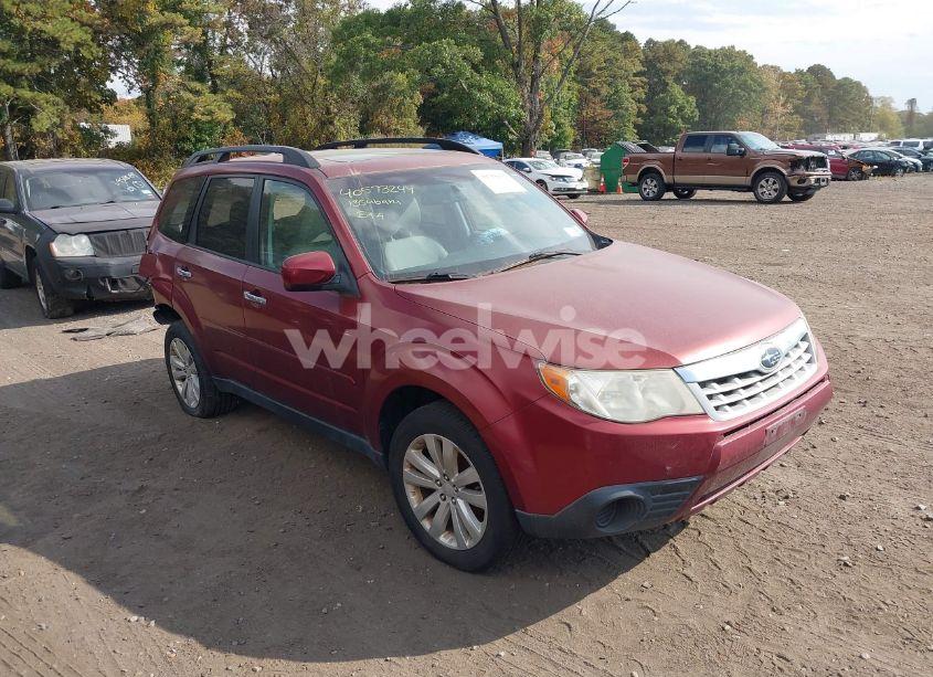 2013 Subaru Forester 2.5X PREMIUM (VIN JF2SHADC6DH406756) main photo