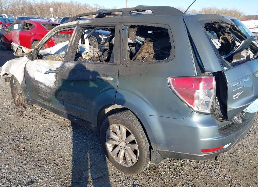 Photo 3 of 2013 Subaru Forester 2.5X PREMIUM (VIN JF2SHADC6DH443919)