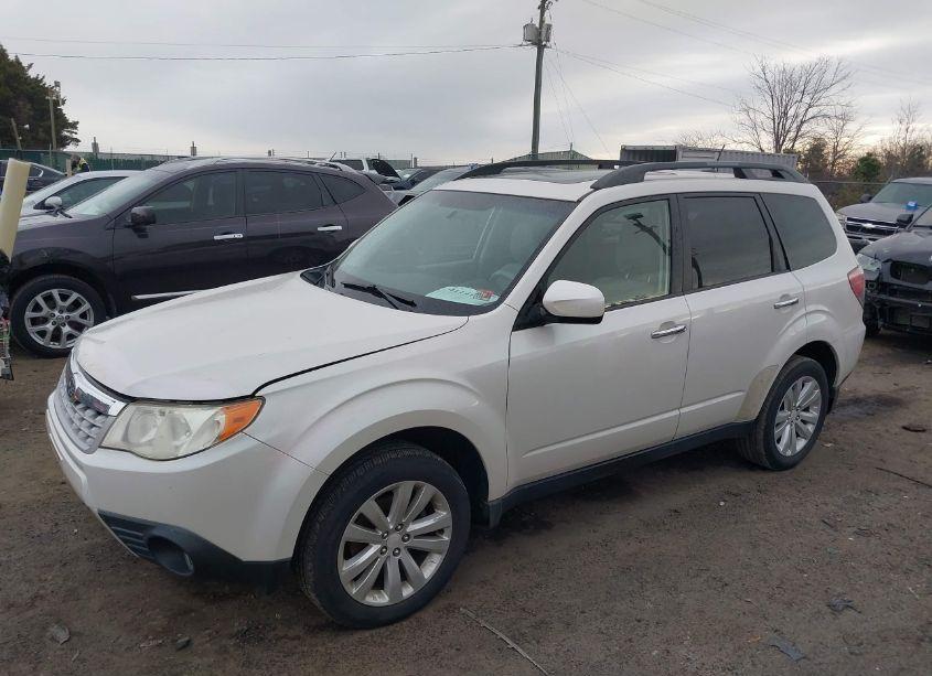 Photo 2 of 2011 Subaru Forester 2.5X PREMIUM (VIN JF2SHADC7BH772741)