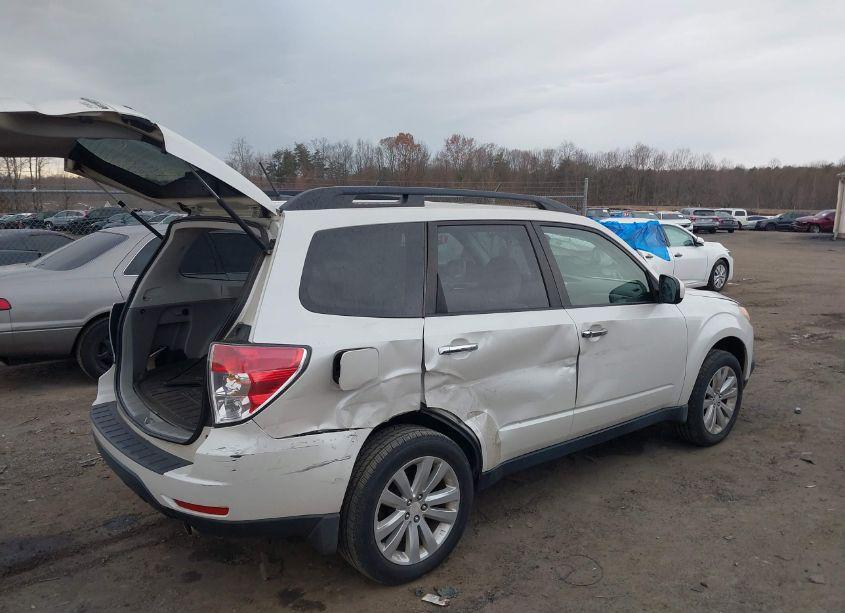 Photo 4 of 2011 Subaru Forester 2.5X PREMIUM (VIN JF2SHADC7BH772741)