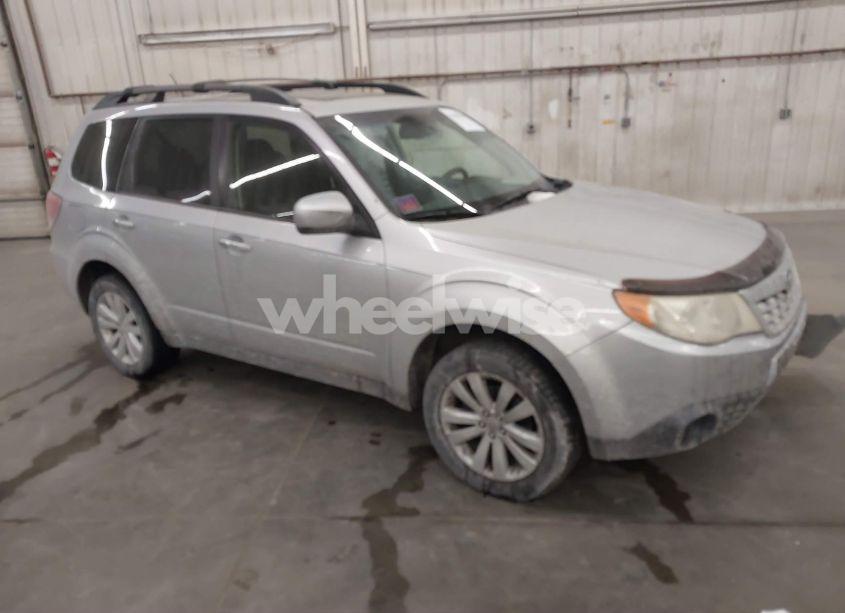 2012 Subaru Forester 2.5X PREMIUM (VIN JF2SHADC7CH464339) main photo