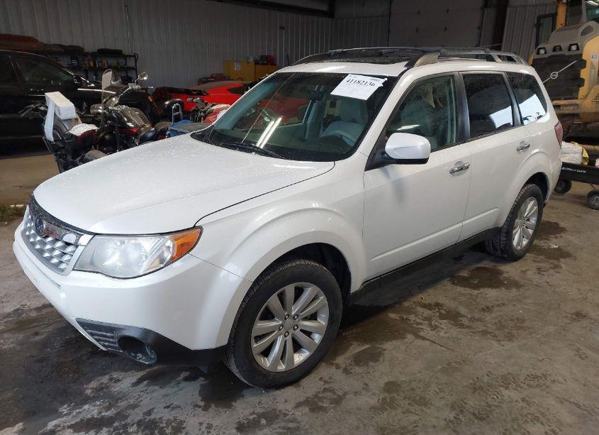 Photo 2 of 2013 Subaru Forester 2.5X PREMIUM (VIN JF2SHADC7DH430824)